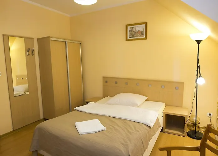 Koniuszy 酒店 Srebrna Góra